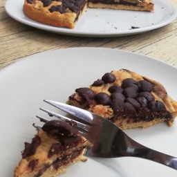 Torta-cookie con le gocce di cioccolato (light, senza glutine, anche vegan…)